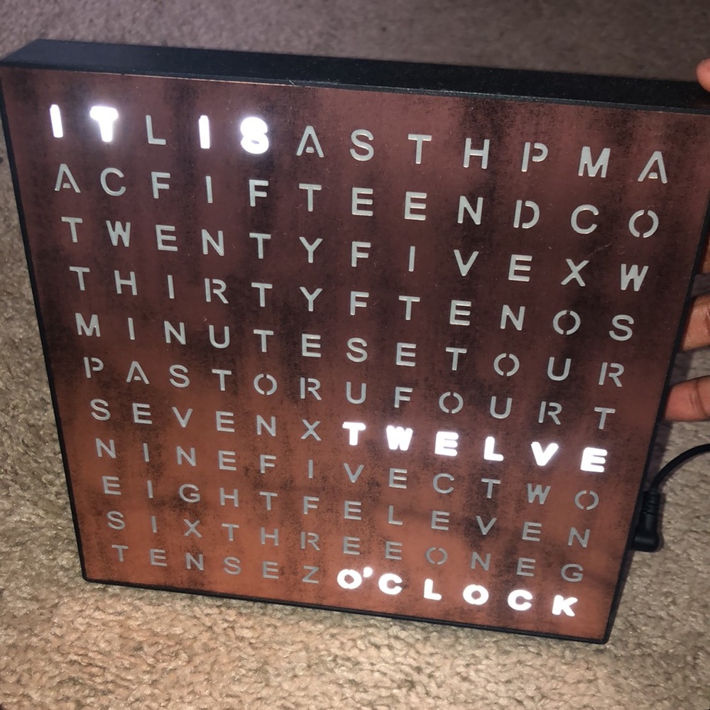 LED Stand Up Clock Display - Picture 3 of 8